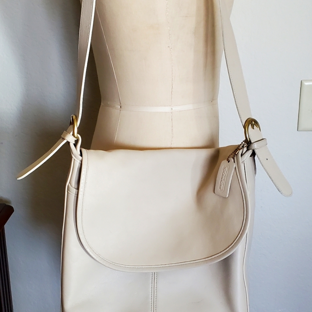 Coach leather shoulder bag